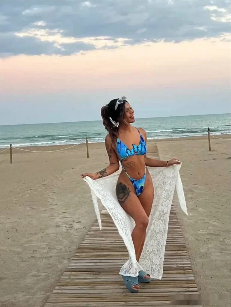 Escort latina curvy en Ibiza