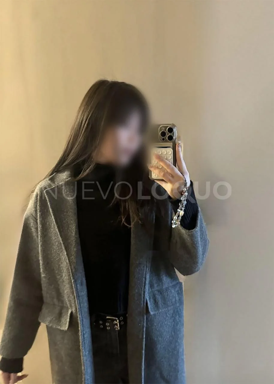 Escort asiática delgada en Barcelona