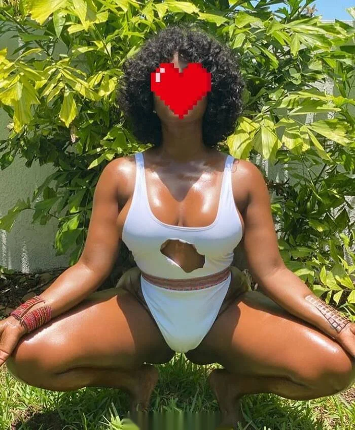 Escort mulata curvy en Úbeda