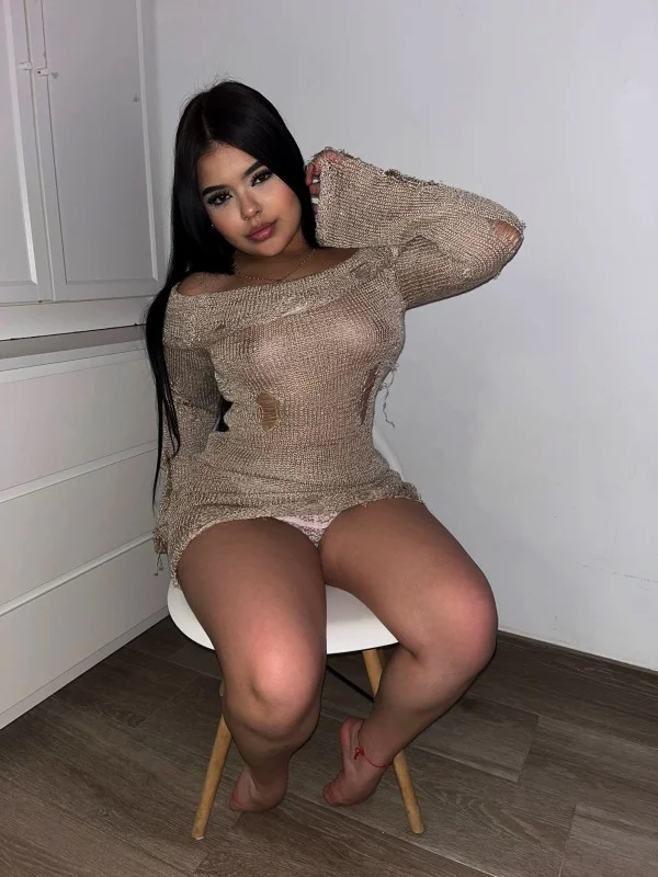 Escort latina curvy en Málaga