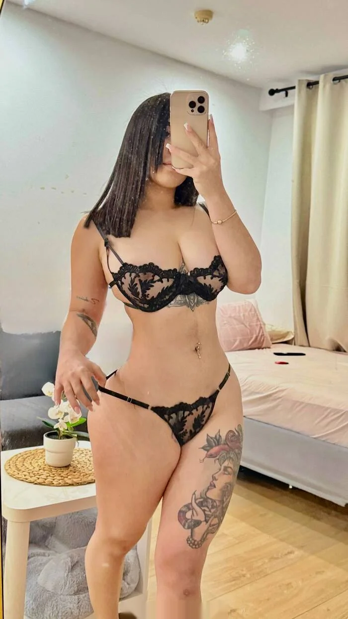 Escort latina curvy en Madrid