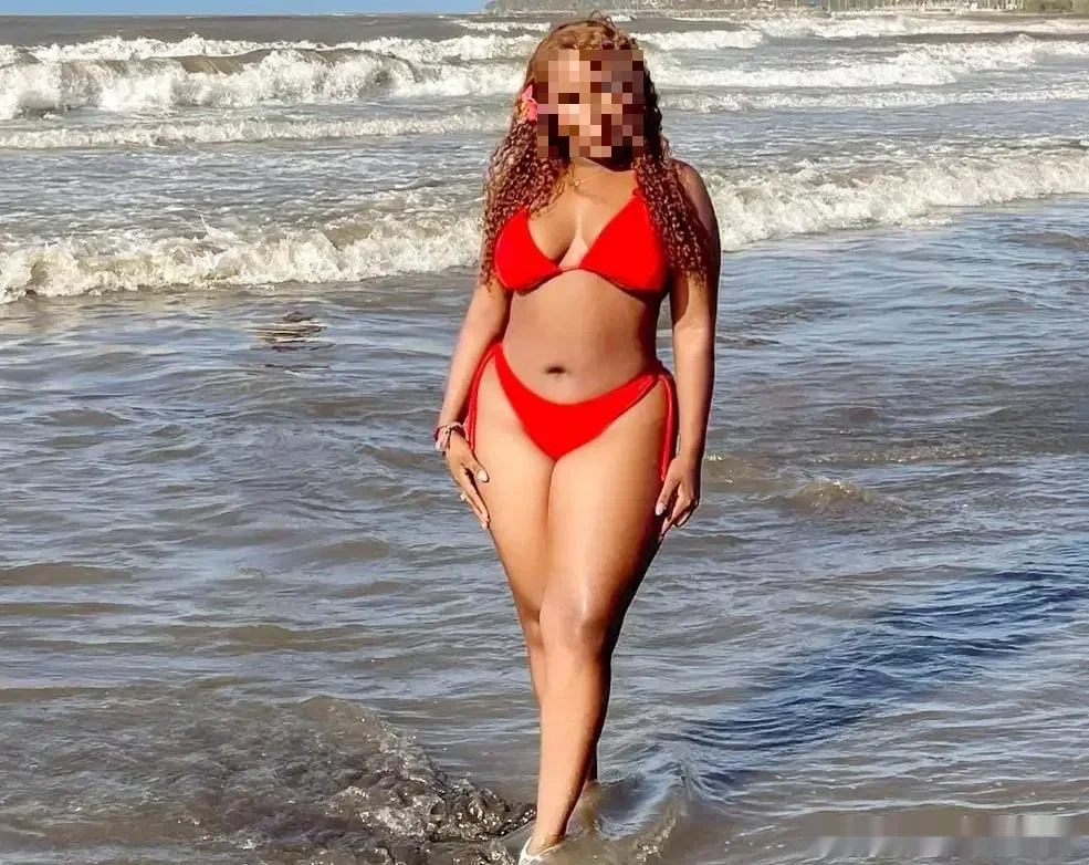 Escort latina curvy en Cádiz