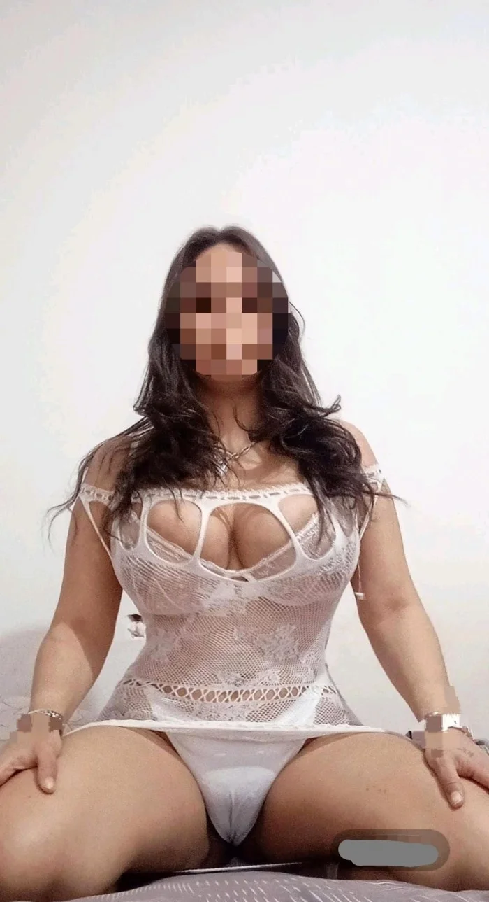 Escort latina curvy en Manresa