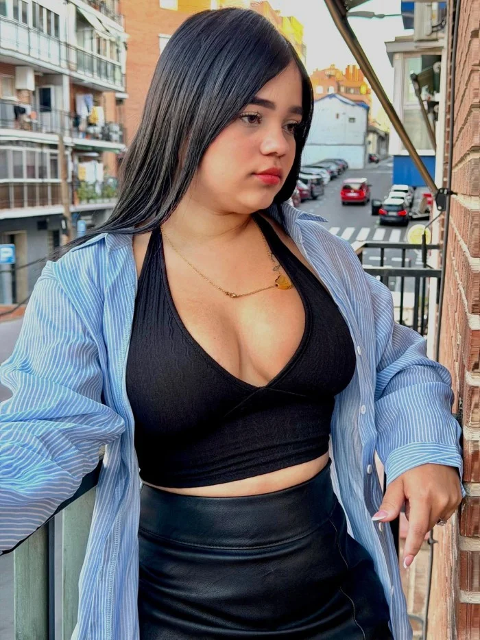 Escort latina curvy en Madrid