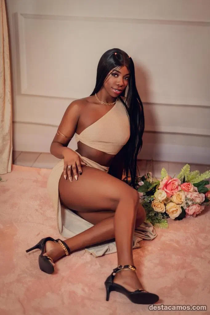 Escort mulata curvy en Oviedo