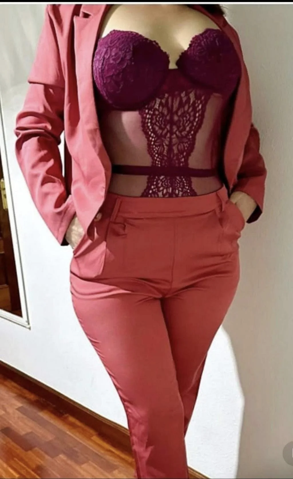 Escort latina curvy en Vitoria