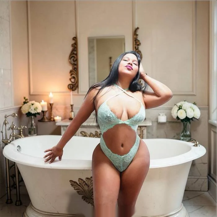 Escort latina curvy en Sagunto