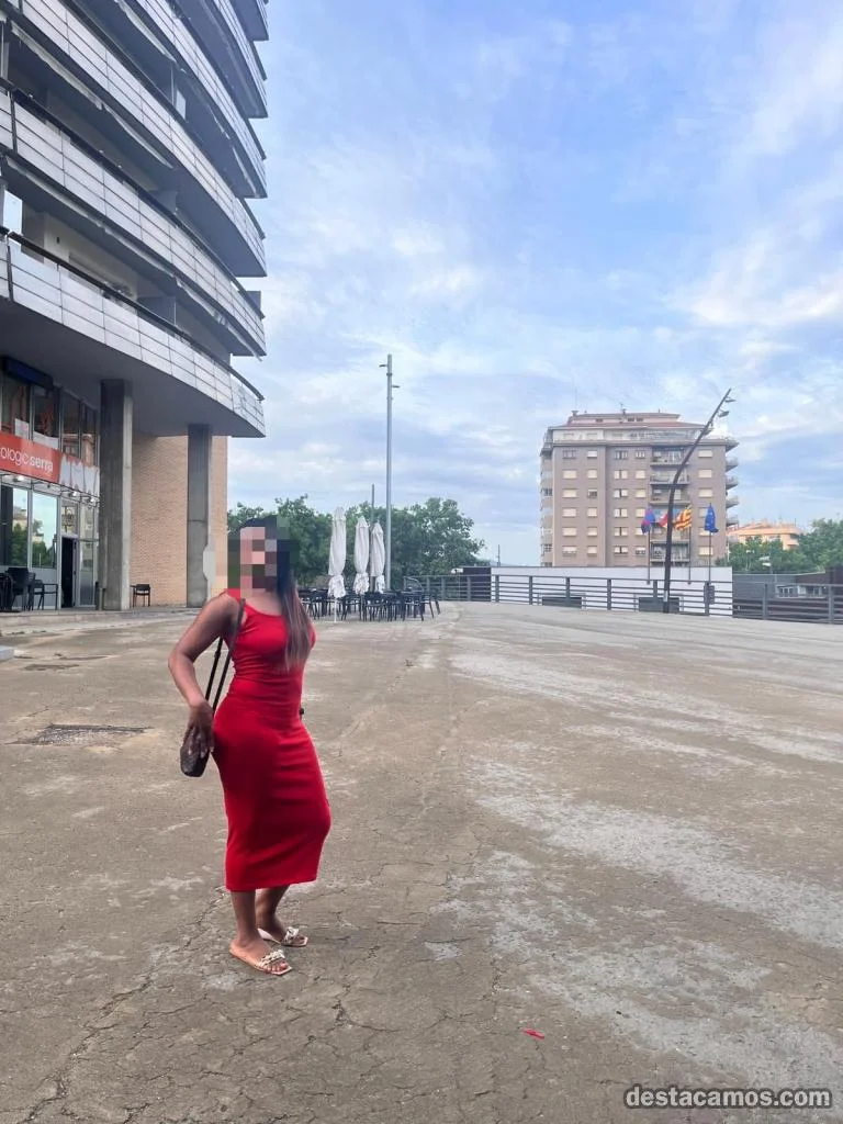 Escort latina delgada en Zaragoza