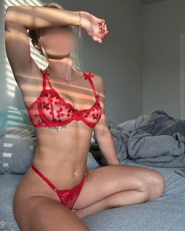 Escort blanca delgada en Aranjuez
