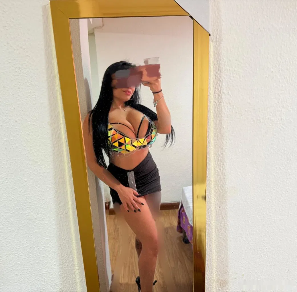 Escort latina curvy en Oviedo