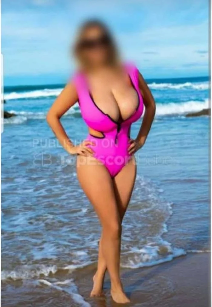 Escort latina curvy en Madrid