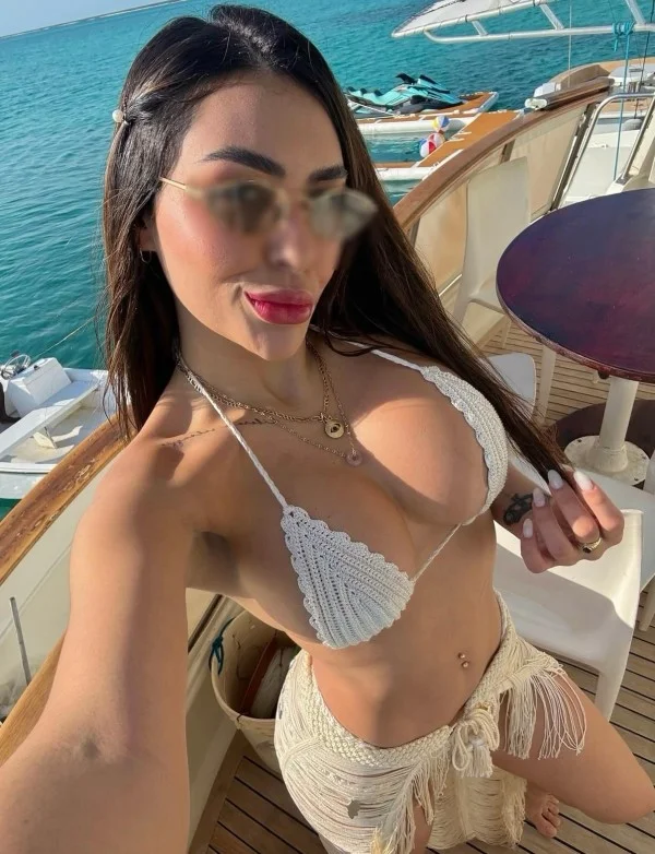 Escort latina curvy en Málaga