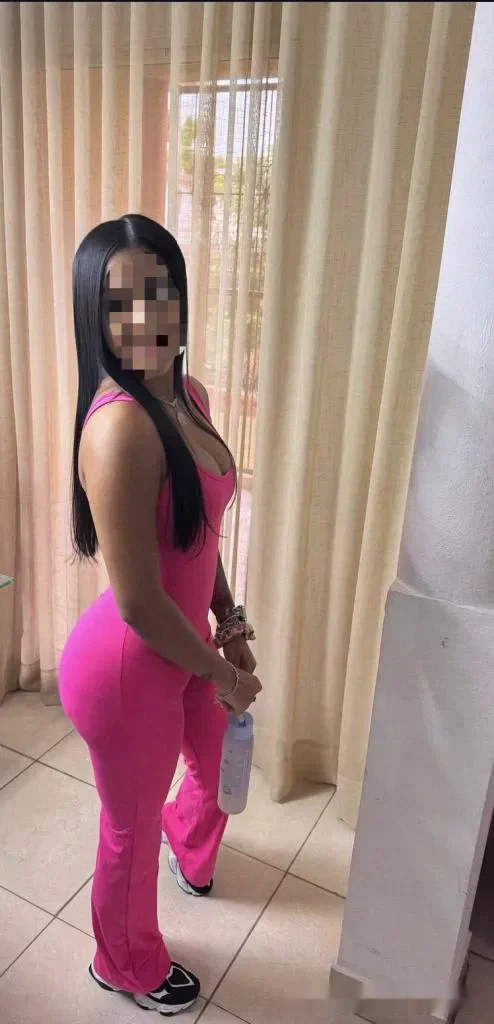 Escort latina curvy en Madrid