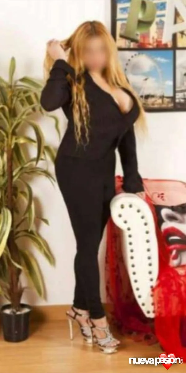 Escort latina curvy en León