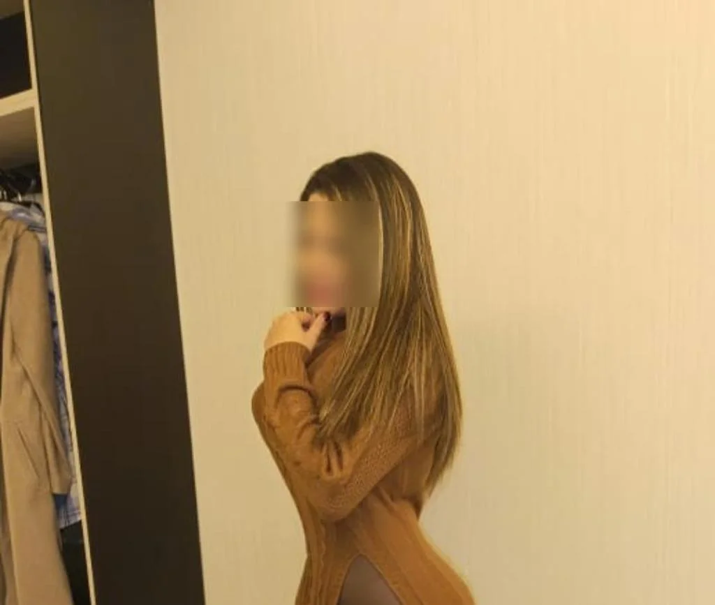 Escort latina delgada en Santander