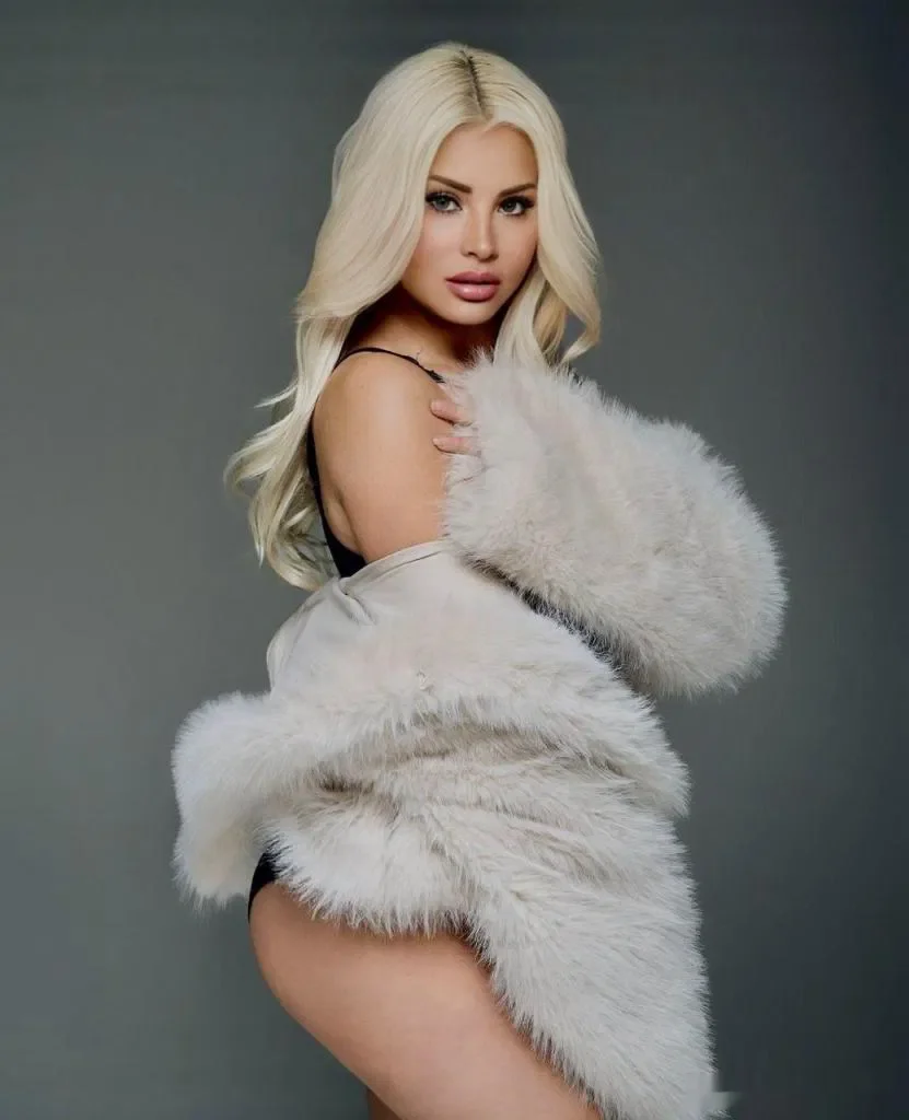 Escort europea curvy en Ibiza