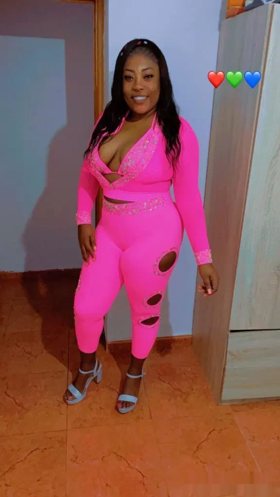Escort mulata curvy en La Coruña