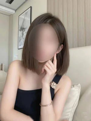 Escort asiática delgada en Ferrol