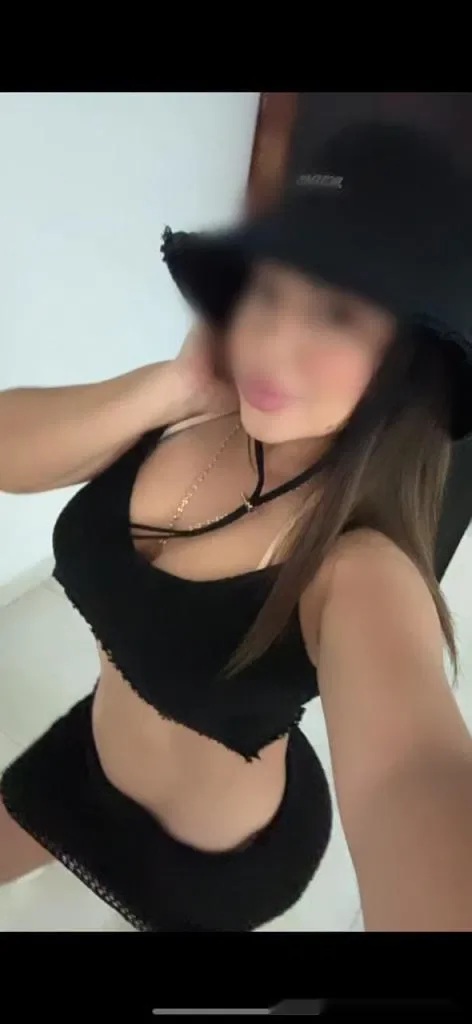 Escort latina curvy en Alicante