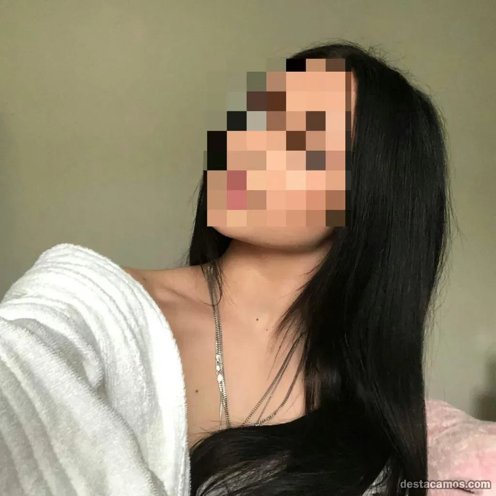 Escort latina delgada en Cádiz