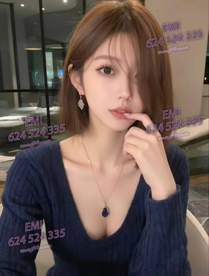 Escort asiática delgada en Madrid