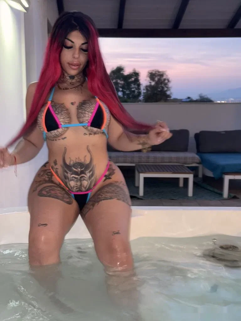 Escort latina curvy en Valencia