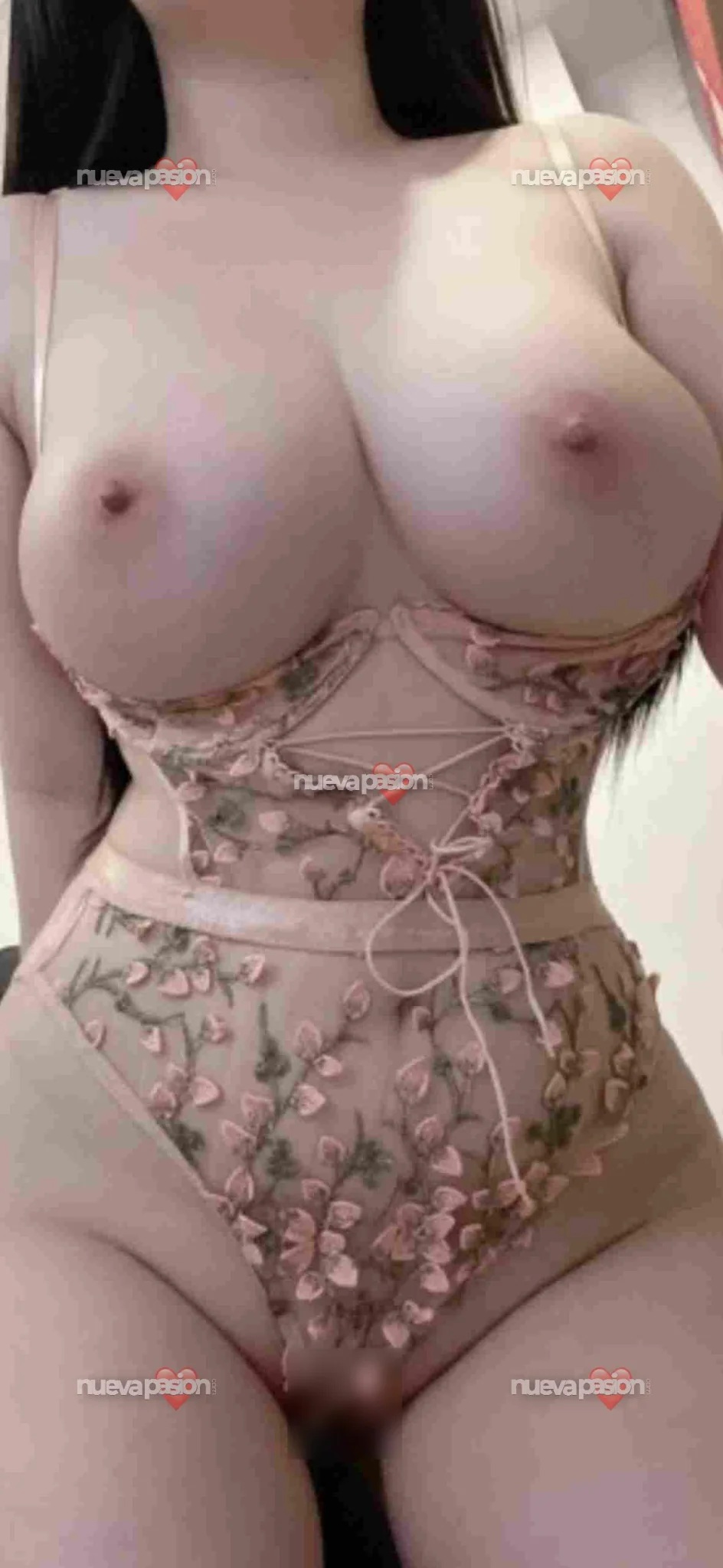 Escort asiática curvy en Barcelona