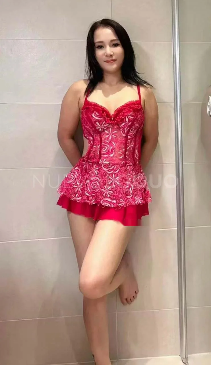 Escort asiática curvy en Tarragona