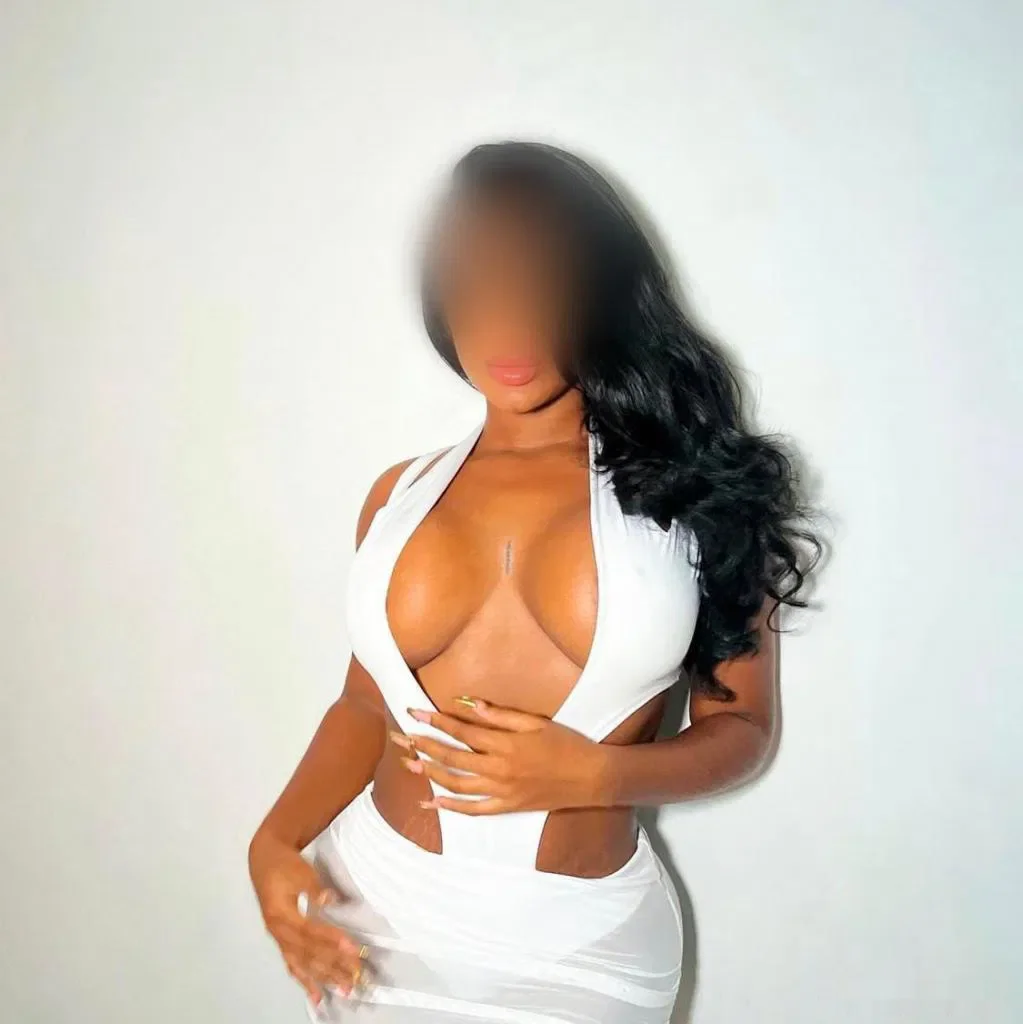 Escort mulata curvy en León