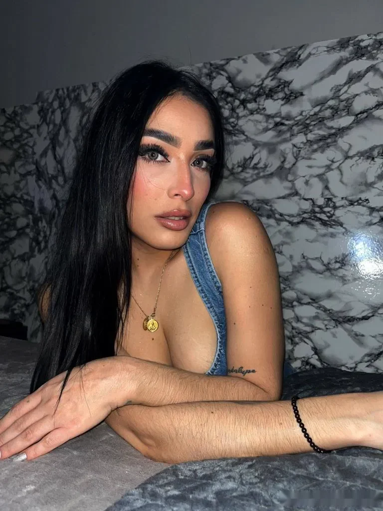 Escort latina curvy en Málaga