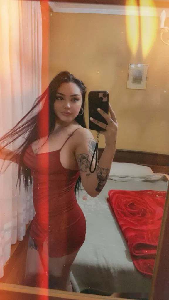 Escort latina curvy en Cantabrana