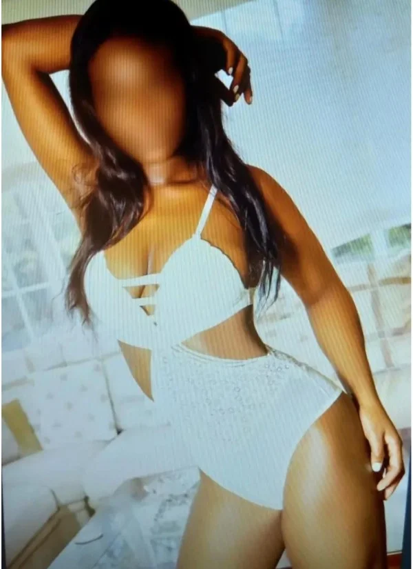 Escort latina curvy en San Pedro de Alcantara