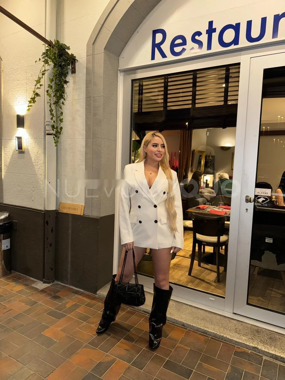 Escort latina delgada en Barcelona