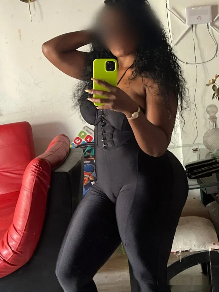 Escort mulata curvy en Málaga