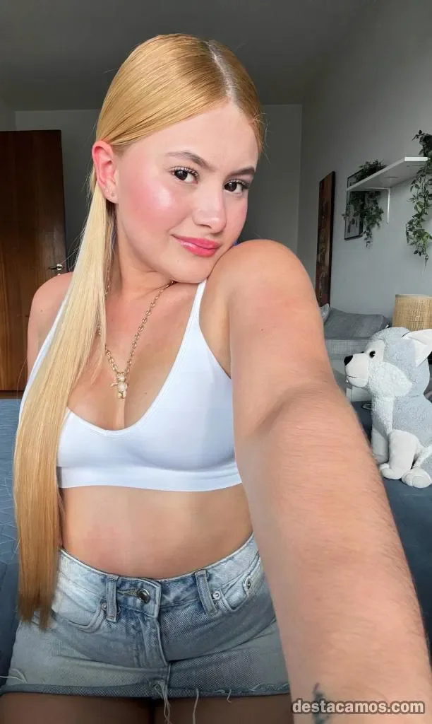 Escort blanca delgada en Madrid