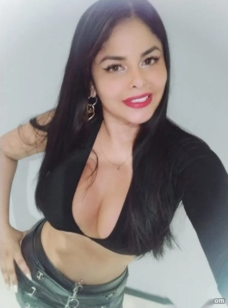 Escort latina curvy en San Sebastián