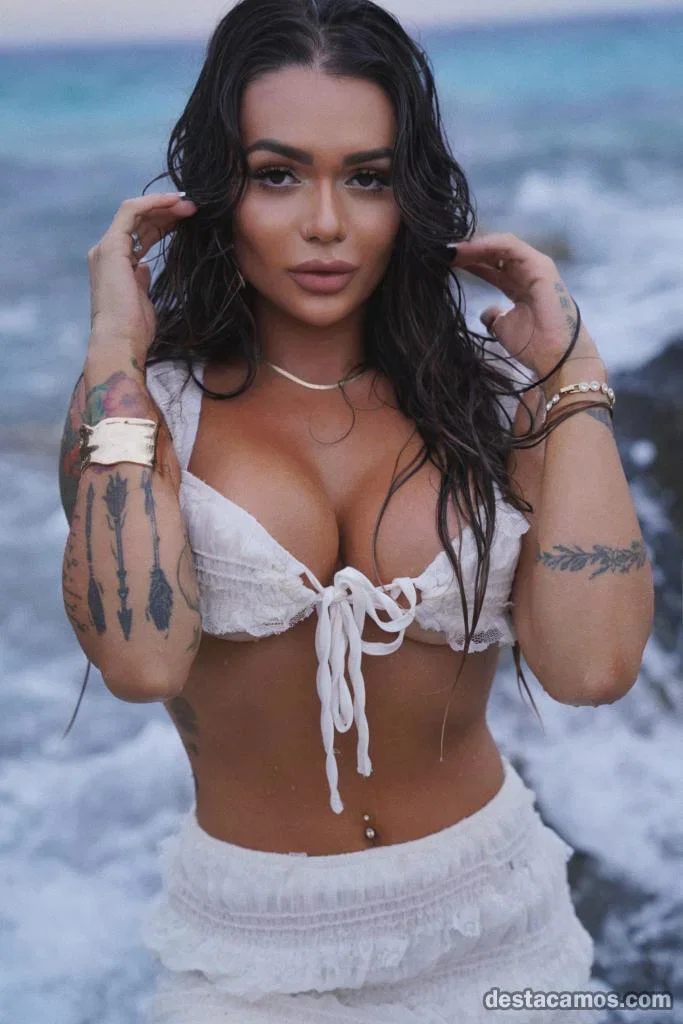 Escort latina curvy en Madrid