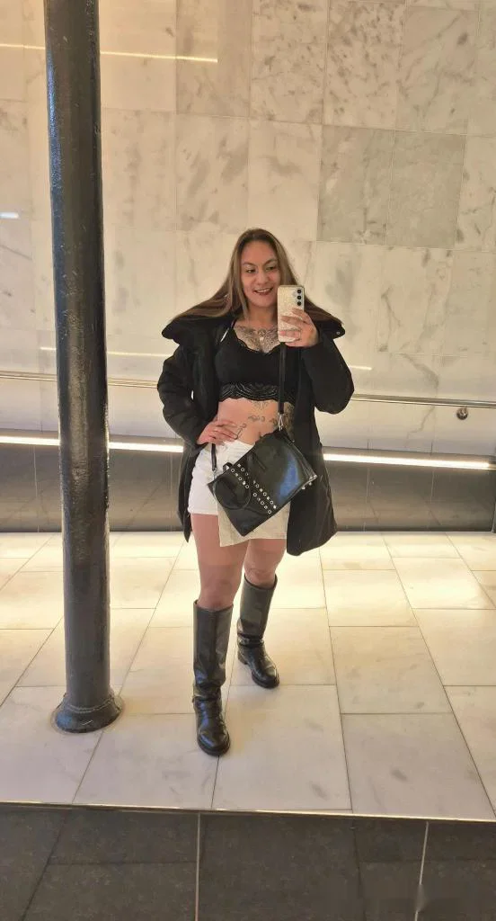 Escort latina curvy en Vitoria