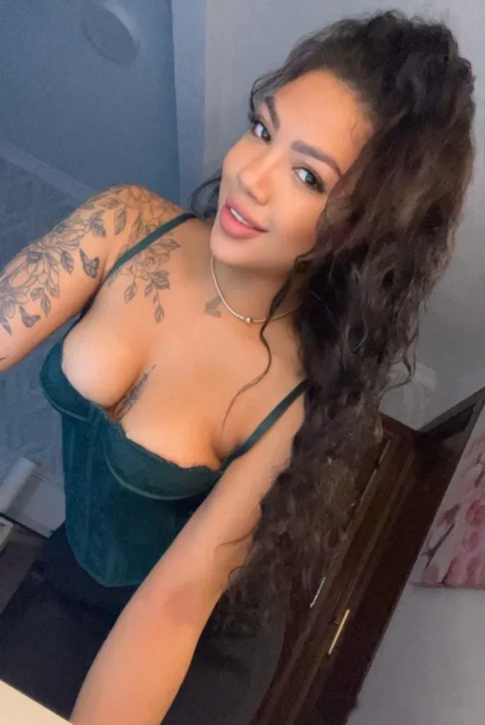 Escort latina curvy en Madrid