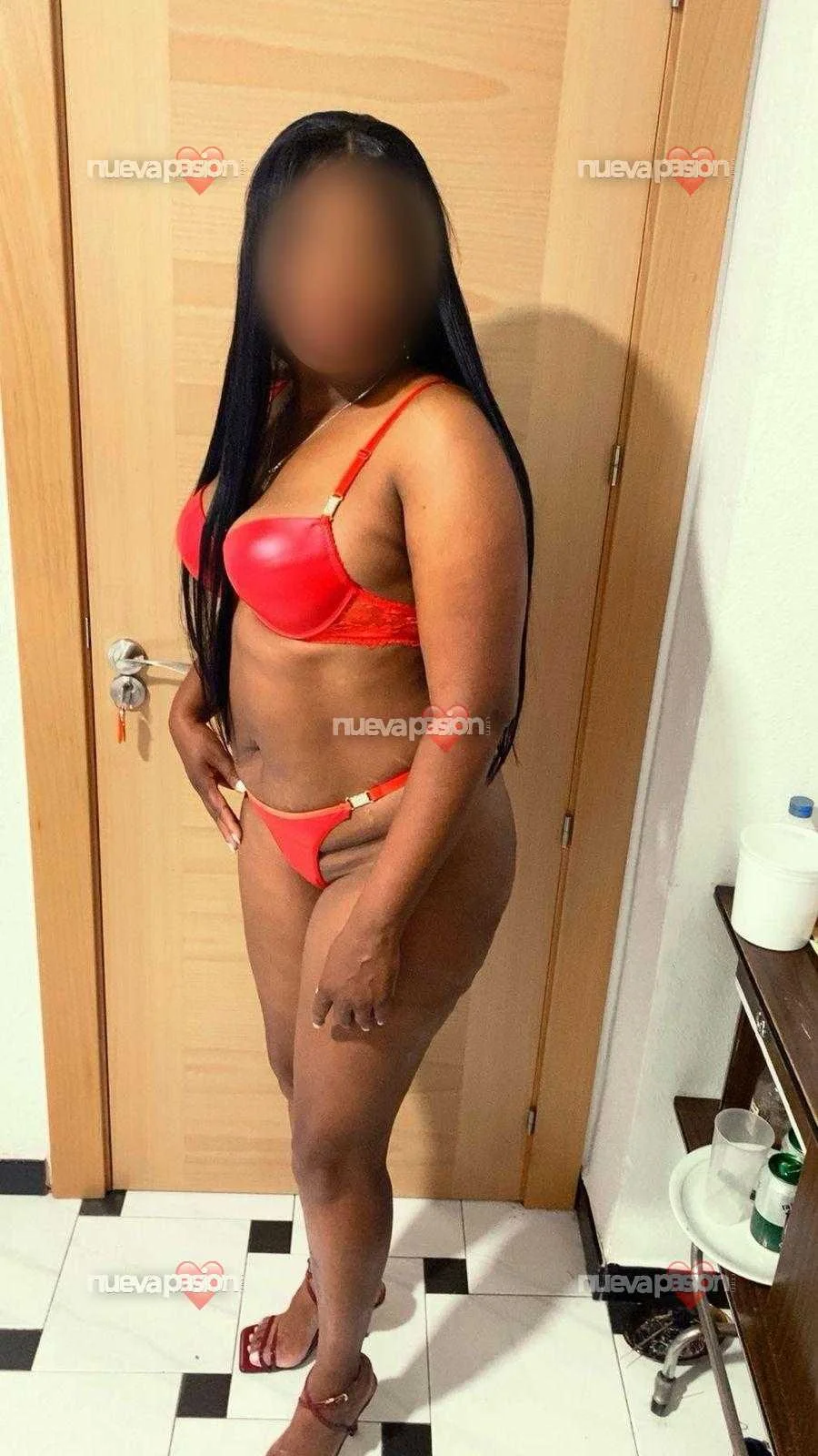 Escort mulata curvy en Alicante