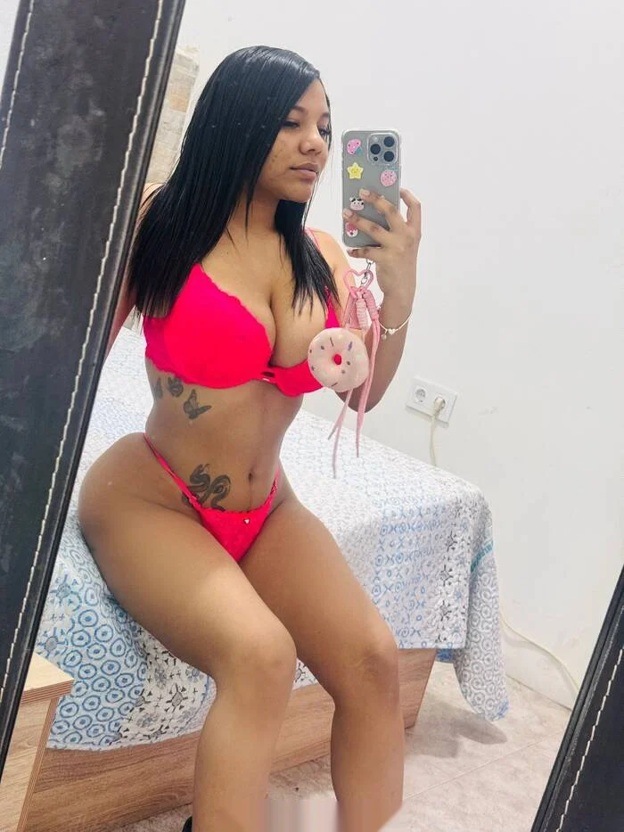 Escort latina curvy en Valencia
