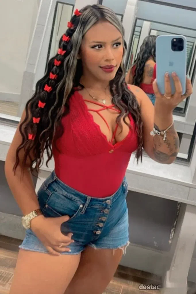 Escort latina curvy en Sevilla