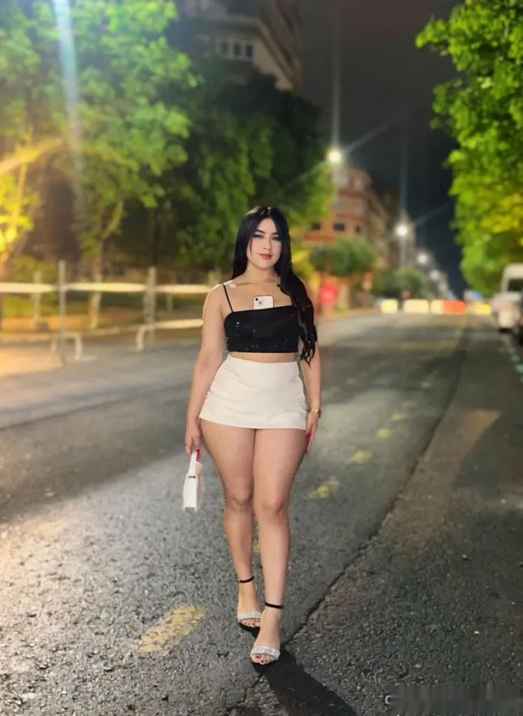 Escort latina curvy en Vitoria
