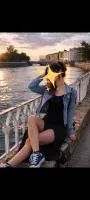 Escort blanca delgada en San Sebastián