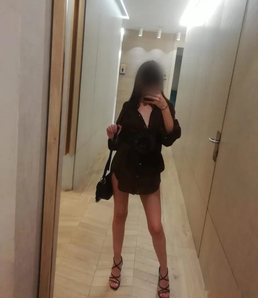 Escort latina delgada en Málaga