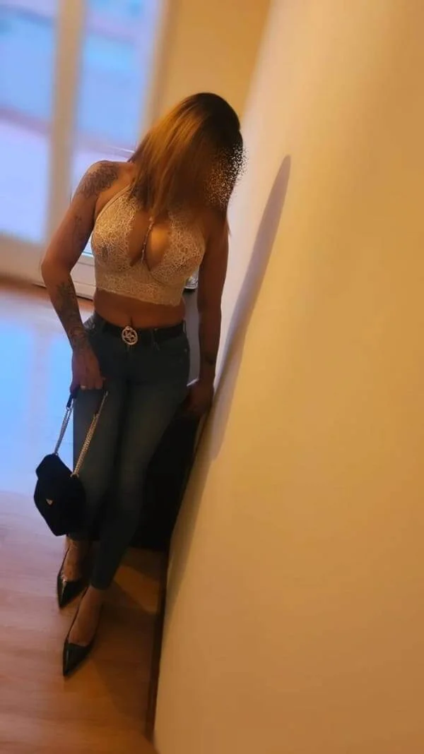 Escort latina curvy en Palencia