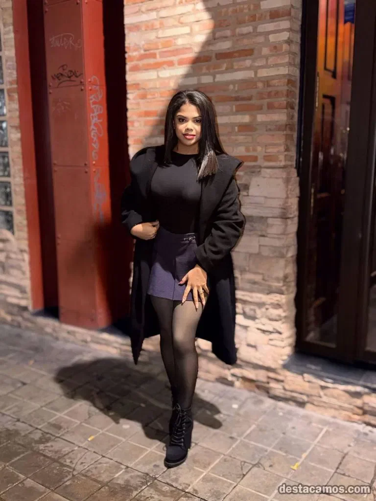 Escort latina curvy en Cantabrana