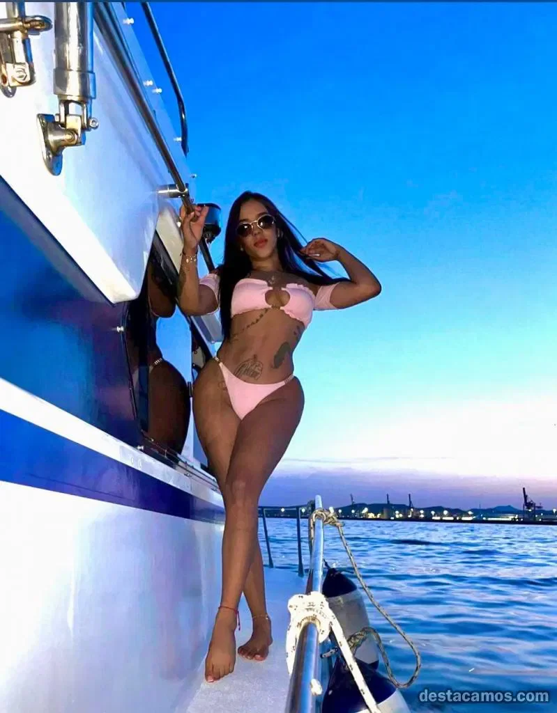 Escort latina curvy en Almería