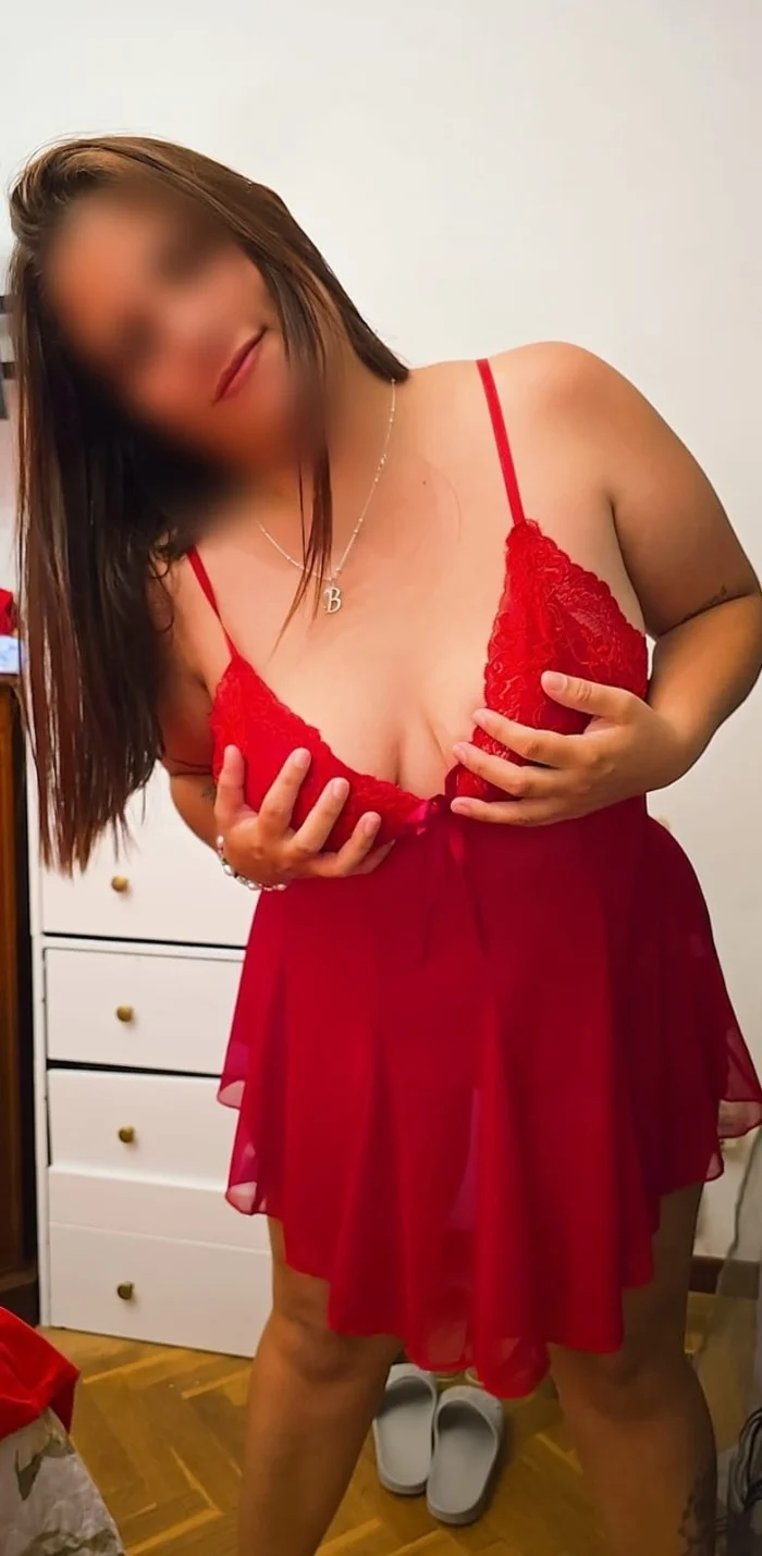 Escort latina curvy en Madrid