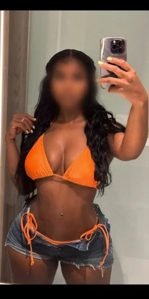 Escort latina curvy en Jaén